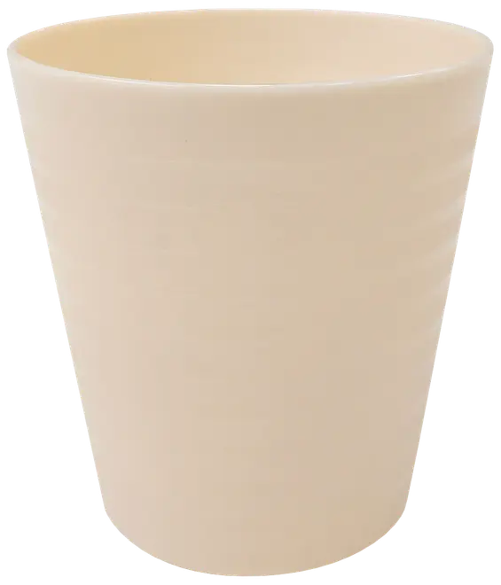 Beige affaldsspand i plast med glat, mat finish. Taperet cylindrisk form, let og holdbar. Perfekt til hjem eller kontor. Ingen låg eller håndtag.