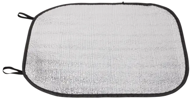 Rektangulär silverfärgad bilsolskydd med rundade hörn och svart kant, fyra tygöglor för enkel fastsättning. Blockerar solljus och minskar värme i bilens interiör.