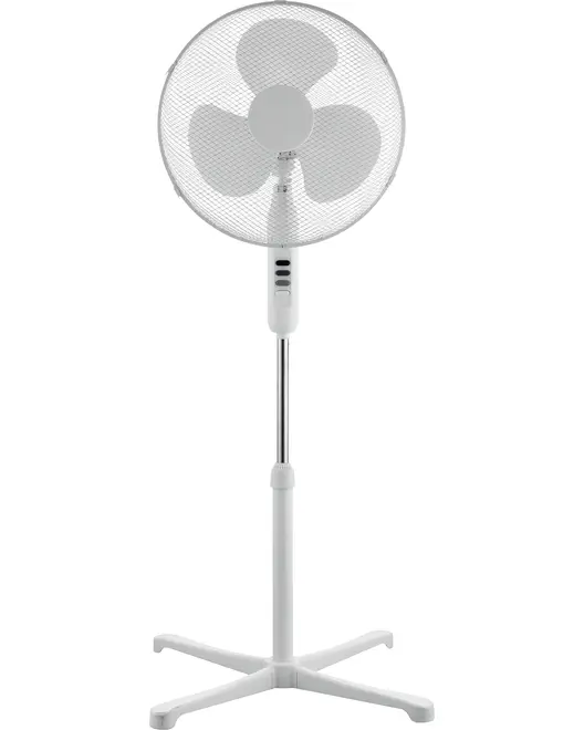 Vit golvfläkt med tre blad, justerbar höjd, skyddsnät och stabil kryssfot. Tre hastighetsknappar på framsidan för anpassat luftflöde.