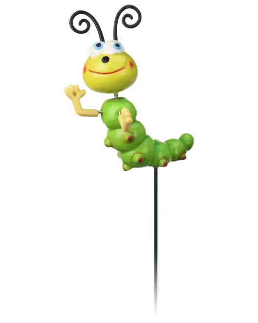 Fantasifull grön larv trädgårdsdekoration med leende ansikte, svarta krulliga antenner, blå ögon och upplyfta gula armar. Tillverkad av hållbart material för utomhusbruk.