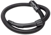Fleksibel sort støvsugerslange med ergonomisk håndtag og tilslutningsstykke. Slidstærkt, rillet plastmateriale, passer til forskellige støvsugermodeller og sikrer nem manøvrering.
