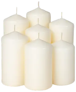 Set med sex doftfria, vita blockljus med platt botten och rundad topp. Varje ljus har en centrerad veke, perfekt för dekoration eller mys.