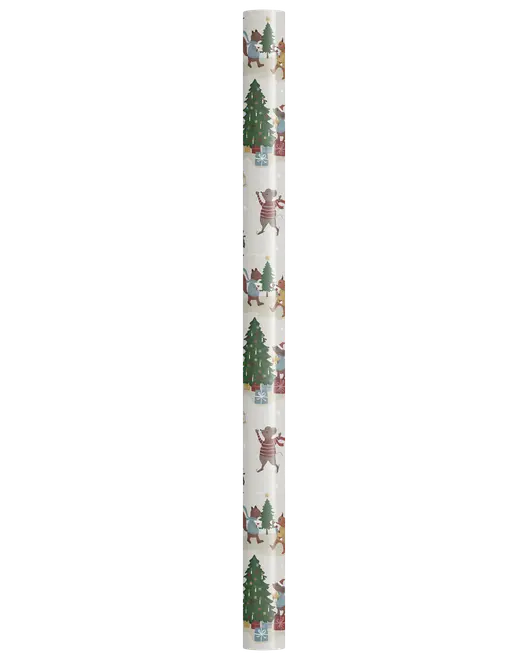 Vit presentpappersrulle med upprepat julmotiv av dekorerade granar, paket och lekfulla skogsdjur.