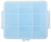 Fyrkantig blå plastförvaringslåda med genomskinligt lock, nio inre fack och säkra sidospännen för organisering av småsaker som pärlor, piller eller pysselmaterial.