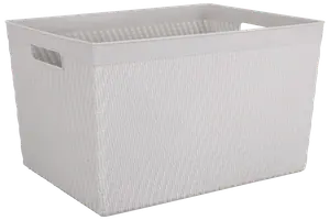 Rektangulär vit plastkorg med flätad struktur, öppen ovansida och inbyggda handtag på sidorna. Perfekt för förvaring av hushållsartiklar eller tvätt.