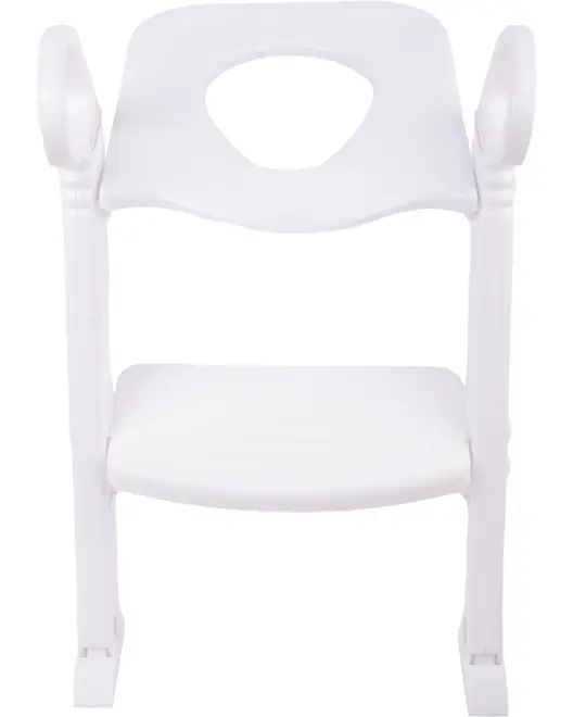 Hvid plastbadestol med armlæn, formet sæde og ryglæn med udskåret håndtag. Designet til sikkerhed og støtte under badning.