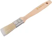 Flad pensel med lyst træhåndtag, metalbånd og hvide syntetiske børster. Håndtaget har ophængshul og "SageColor" mærke. Bredde: 25 mm.
