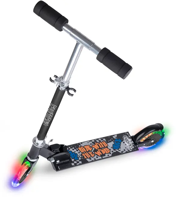 Børneløbehjul med sort stel, skumhåndtag og farverige LED-lysende hjul. Dækket har graffiti-tekst "Ride With The Wind" og ternet mønster. Justerbar styrhøjde.