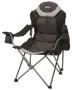 Vadderad hopfällbar campingstol med armstöd, mugghållare och robust metallram. Hög rygg och ventilerande meshpaneler för komfort. Lätt att transportera utomhus.