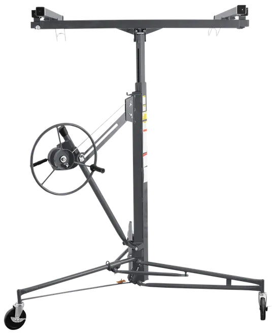 Gipshejs med robust metalramme, justerbare arme, håndsving og tre hjul for nem bevægelse. Bruges til at løfte og placere gipsplader under montering.