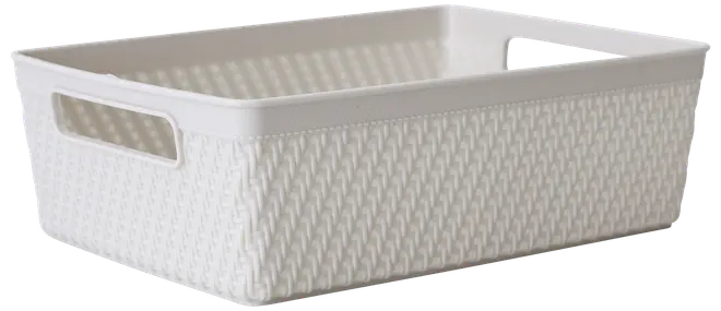 Rektangulär vit plastkorg med flätad struktur, öppen ovansida och inbyggda handtag på kortsidorna. Perfekt för förvaring och organisering.
