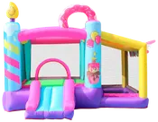 Farverigt oppusteligt hoppeborg med rutsjebane, net-sider og sjove kage- og ballonmotiver. Har donut-bue og lysdetalje, ideel til børnefester og udendørs leg.