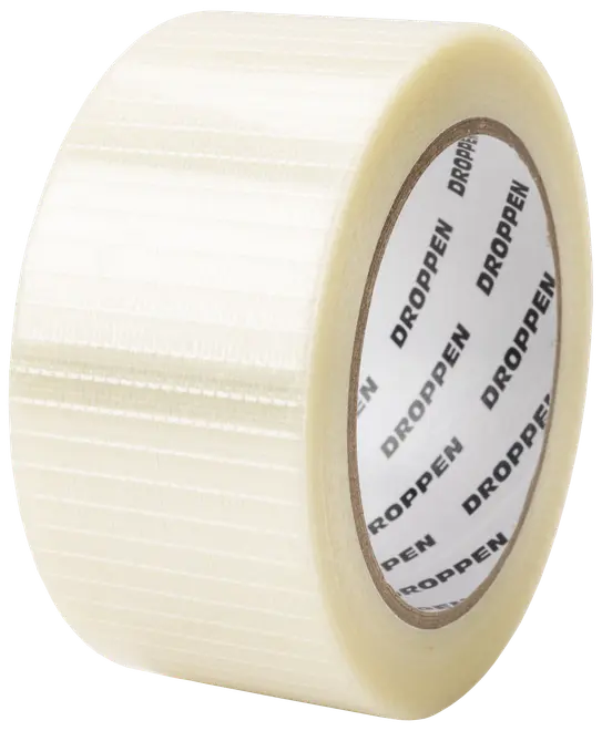 Klar pakketape med forstærkede fibre for ekstra styrke, velegnet til at lukke kasser og pakker. Inderkerne mærket 'DROPPEN'. Standardbredde, gennemsigtig, stærk klæbeevne.