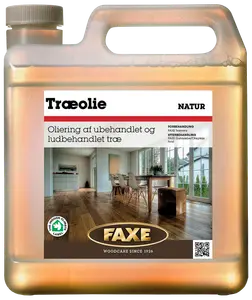 Faxe Træolie Natur i 2,5-liters plastdunk, egnet til ubehandlet og ludbehandlet trægulv. Med skruelåg og bærehåndtag for nem påføring og opbevaring.