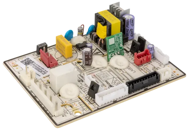 Elektronisk kontrolkort med forskellige kondensatorer, stik og relæer monteret på printplade, anvendt til styring og strømstyring af apparater eller HVAC-systemer.