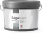 Saga basic grundmaling til indendørs træ og metal, 0,75 liter. Høj kvalitet, let påføring, god vedhæftning, produceret i Danmark. Grå låg, hvid etikette med information.