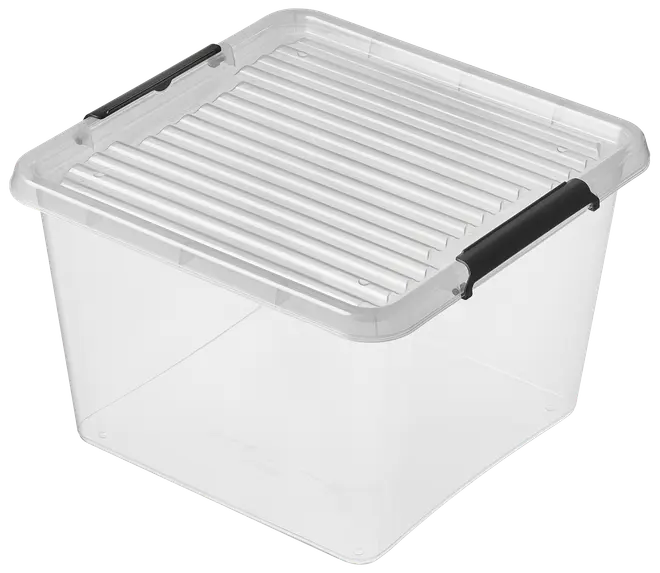 Genomskinlig plastförvaringslåda med räfflat lock och svarta låshandtag på sidorna. Perfekt för säker förvaring och organisering av olika saker.