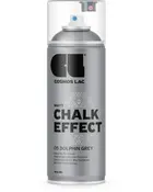 400 ml spraydåse med Cosmos Lac Matt Chalk Effect maling i Dolphin Grey. Hurtigtørrende akrylformel, ekstra dyse til store flader, drypfri teknologi. Ideel til møbler.