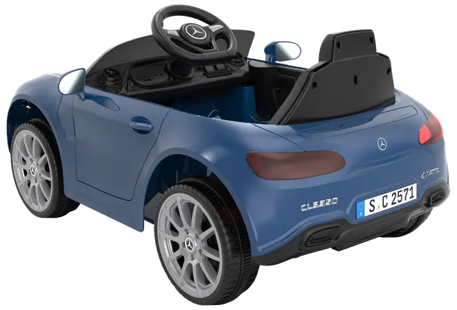 Blå elbil til børn, designet som en Mercedes-Benz cabriolet, med realistiske detaljer som rat, spejle, baglygter og sølvfarvede hjul. Velegnet til leg inde og ude.