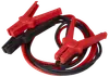 Sæt røde og sorte startkabler med isolerede håndtag og kobberklemmer, bruges til starthjælp af bilbatterier. Holdbare, fleksible kabler til bilnødsituationer.