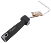 Malerrullehåndtag med ergonomisk sort og grå greb, metalramme og ophængshul. Passer til rullebetræk til maling. Schuster mærke trykt på håndtaget.