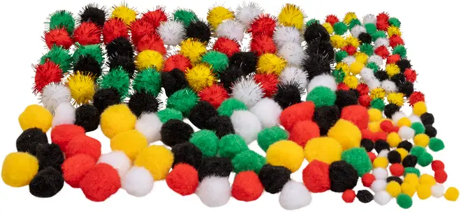 Blandade pysselpom poms i olika storlekar och färger: röd, gul, grön, svart och vit. Vissa har glittrig textur, perfekta för pyssel och hantverk.