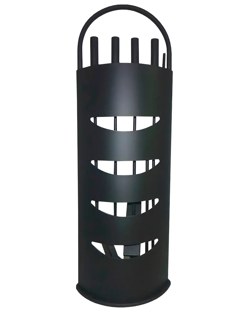Svart cylindrisk paraplyställ i metall med horisontella utskärningar och böjt handtag upptill. Modern, minimalistisk design för hall eller kontor.