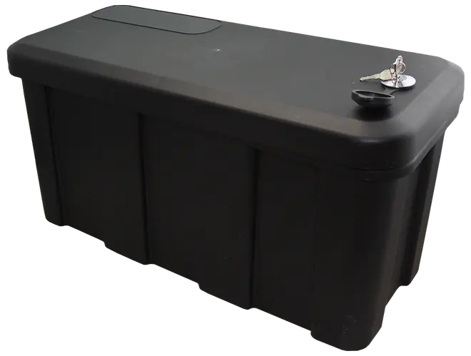 Sort rektangulær låsbar opbevaringsboks med hængslet låg og to nøgler. Fremstillet af holdbar plast, velegnet til udendørs eller indendørs opbevaring af forskellige genstande.