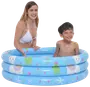 Blå oppustelig børnepool med tre ringe, dekoreret med lamaer, kaktusser og hjerter. Velegnet til små børn, perfekt til udendørs leg med vand.