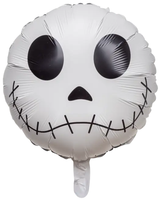 Rund hvid folieballon med et tegneserie-kranieansigt, store sorte øjne, syet smil og lille sort næse. Perfekt til Halloween eller temafester.
