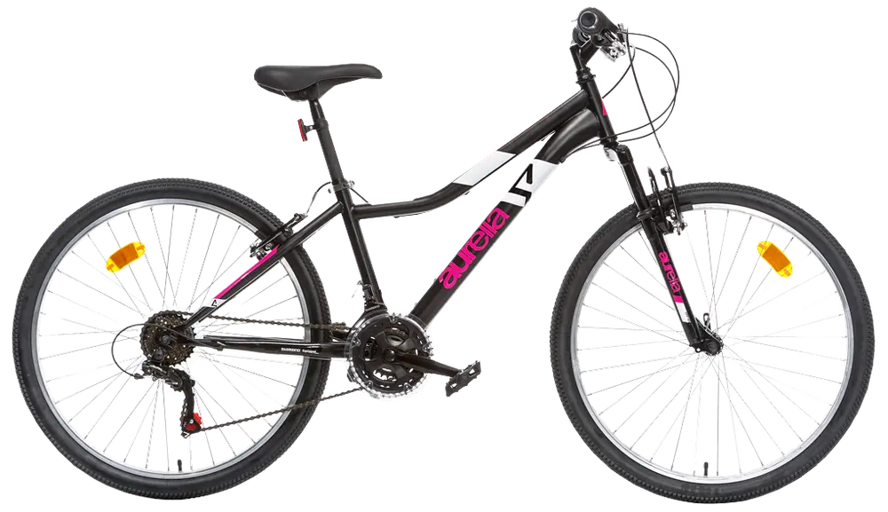 Svart mountainbike med framdämpning, 21 växlar och rosa detaljer. Stabil ram, grova däck för terräng och reflexer på båda hjulen för säkerhet.