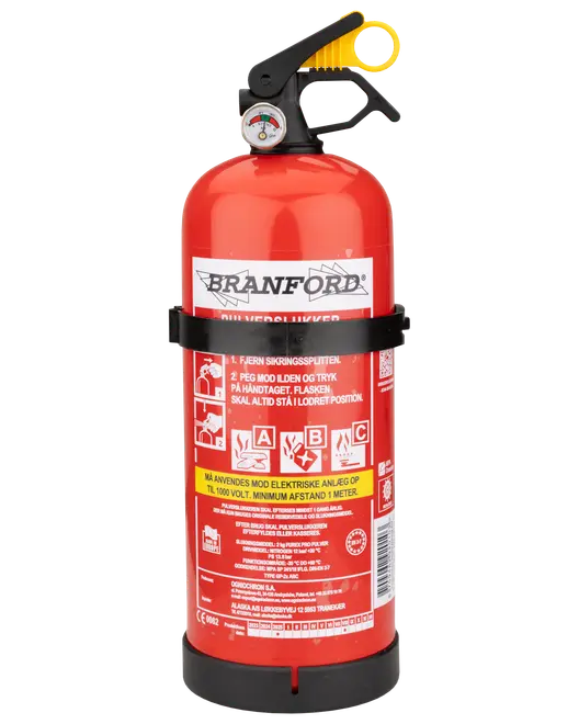 Rød Branford pulverslukker med trykmåler, sort slange og gul sikkerhedssplit. Egnet til A-, B- og C-brande. Leveres med vægbeslag og brugsanvisning.