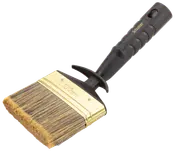 Bred pensel med 100 mm børste, naturbørster, guldfarvet metalbånd og ergonomisk sort plastikhåndtag med greb og ophængshul. Velegnet til store maleropgaver.
