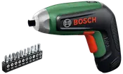 Ledningsfri Bosch elektrisk skruetrækker med ergonomisk greb, grøn og sort krop, rød udløser og et sæt med ti udskiftelige bits til forskellige skruetyper og størrelser.