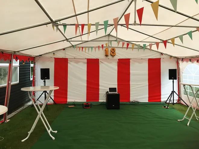 Paviljong 6x8 m pvc röd/vit