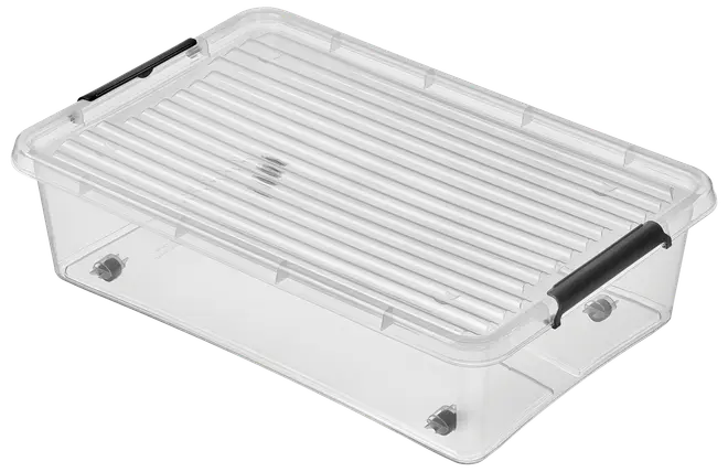 Rektangulär genomskinlig plastlåda med räfflat lock och två svarta handtag på sidorna. Stapelbar och passar för förvaring av olika saker.