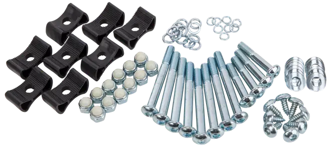 Sæt med forskellige monteringsdele: sorte plastklemmer, metalbolte, skiver, møtrikker, afstandsstykker og skruer. Perfekt til møbelsamling eller montering.