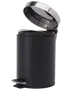 Sort, cylindrisk pedalspand med låg i rustfrit stål, fodpedal til håndfri åbning og kompakt design, ideel til badeværelser eller små rum. Låget er vist åbent.