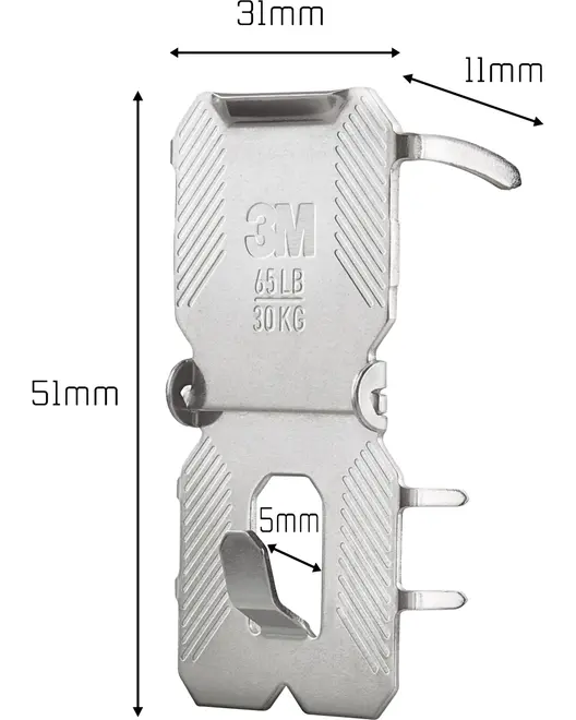 Metal vægophæng, 51mm x 31mm, med krog og tapper. Bærer op til 65 lbs (30 kg). Har teksturerede greb og 5mm central slot til sikker montering.