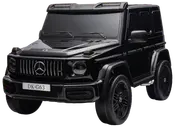 Sort elektrisk legetøjsbil designet som Mercedes-Benz G-Klasse, med realistiske detaljer som grill, forlygter, hjul, sidespejle og DK-G63 nummerplade. Velegnet til børn.