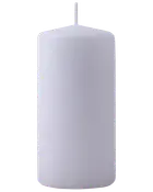 Hvid bloklys med glat, cylindrisk form, flad top og enkelt centreret væge. Uparfumeret, velegnet til dekoration eller stemningsbelysning i hjemmet eller til begivenheder.