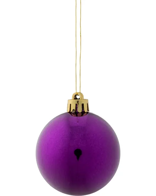 Blank lilla juletræskugle med guldfarvet top og ophængssnor. Glat, reflekterende overflade, klassisk rund form, perfekt til festlig dekoration af juletræet.