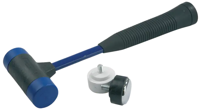 Gummiklubba med blått och svart handtag, utbytbara mjuka slaghuvuden. Inkluderar två extra huvuden, ett vitt och ett svart, för mångsidig och skonsam användning.