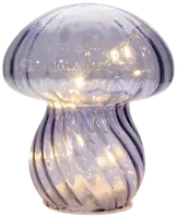 Svampeformet bordlampe i glas med lilla nuancer og indbyggede varme LED-lyskæder indeni. Giver et blødt, stemningsfuldt lys. Moderne dekorativ belysning til hjemmet.