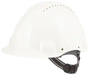 Hvid sikkerhedshjelm med ventilationshuller på toppen, justerbart sort hovedbånd og solid skygge. Velegnet til bygge- eller industrimiljøer.