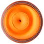 Lys orange, pisket bodyscrub i rund krukke med glat, cremet tekstur og synlige eksfolierende partikler. Perfekt til blid eksfoliering og fugtgivning i hudplejerutiner.