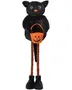 Sort plysdyr-Halloweenkat med lange orange- og sortstribede ben, græskarspand og store fødder.