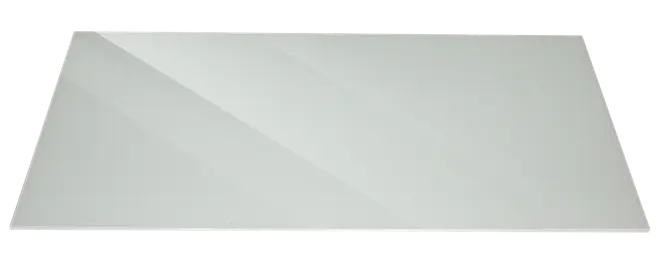Rektangulær klar glasplade med glatte, polerede kanter og flad overflade. Velegnet til badeværelse, køkken eller stue til moderne, minimalistisk opbevaring eller udstilling.