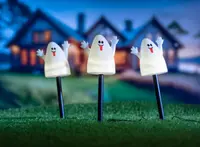 Halloweenspöken på spjut 