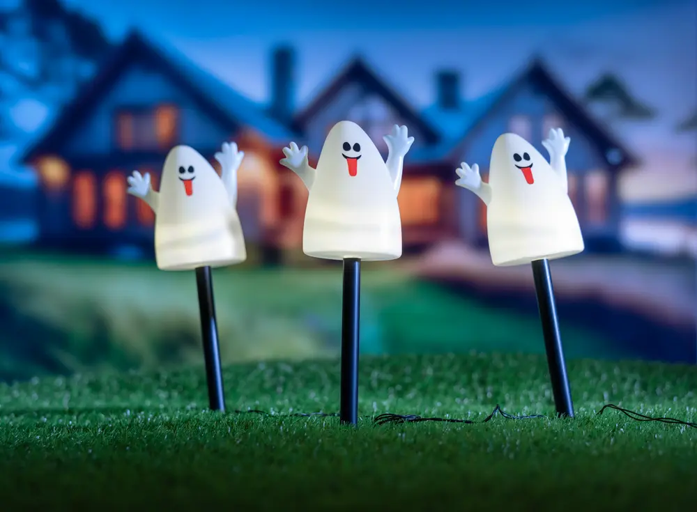 Halloweenspöken på spjut 